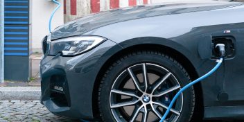 전기차 체결 고정 솔루션 – TAPTITE PRO® 및 POWERLOK® II™ 애플리케이션